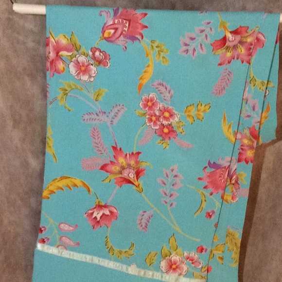 Pants Jacobean Floral Capri - Picture 3 of 7